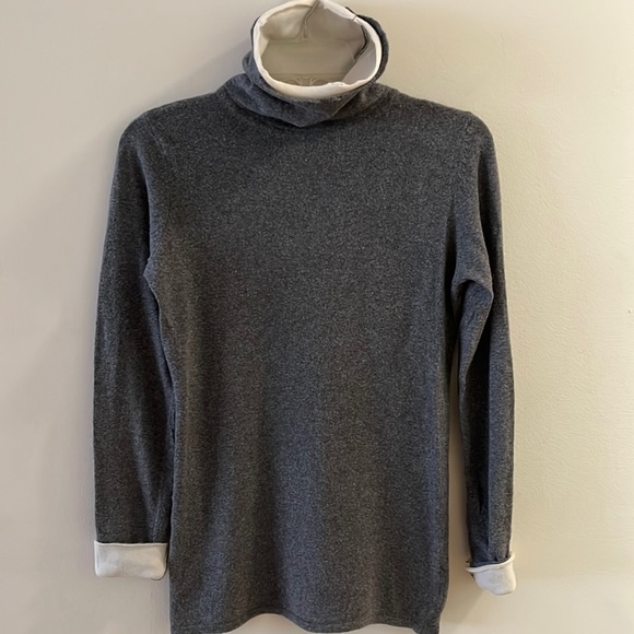 LAURIE B Grey Pullover with Ivory Roll Down Neck & Sleeves Size M - Picture 4 of 7
